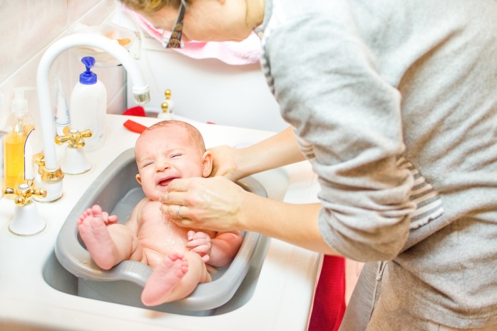 Гигиена ребенка: советы для мам новорожденных