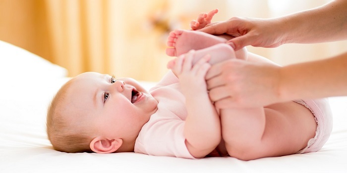 Польза массажа для младенцев