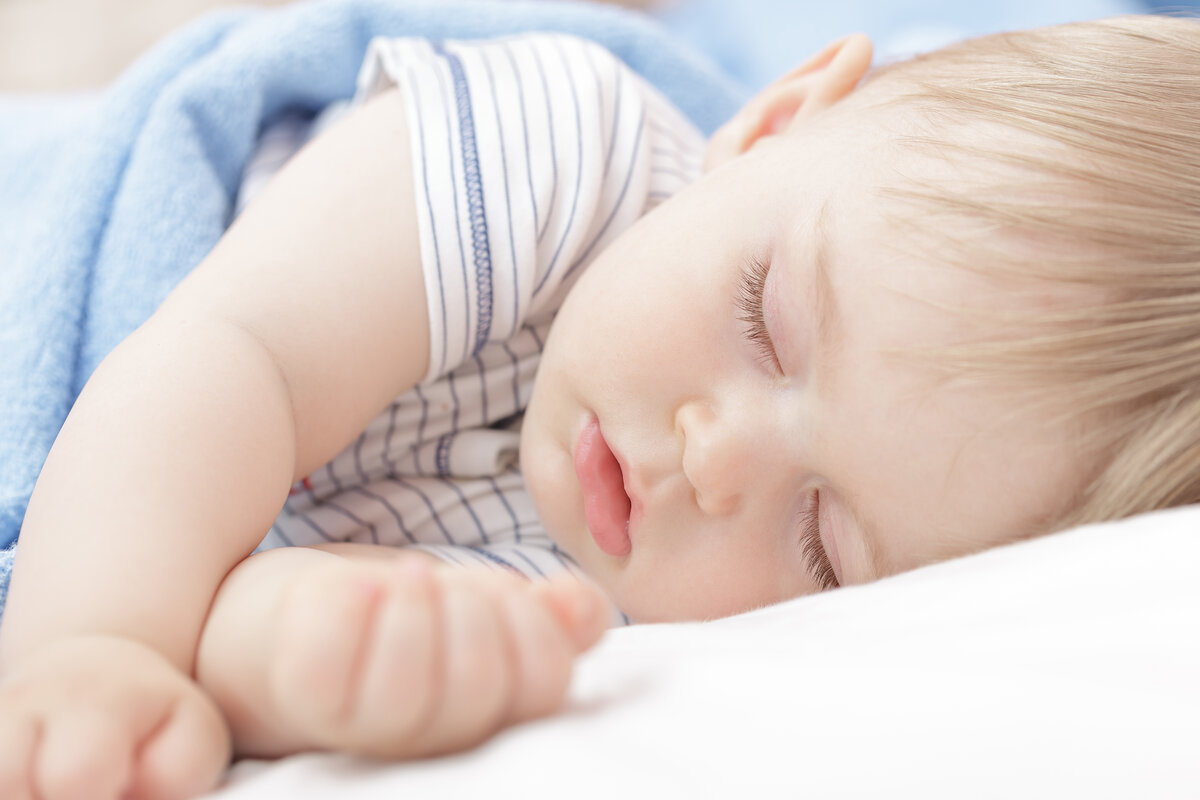 Важность сна для здоровья ребенка и как научить спать